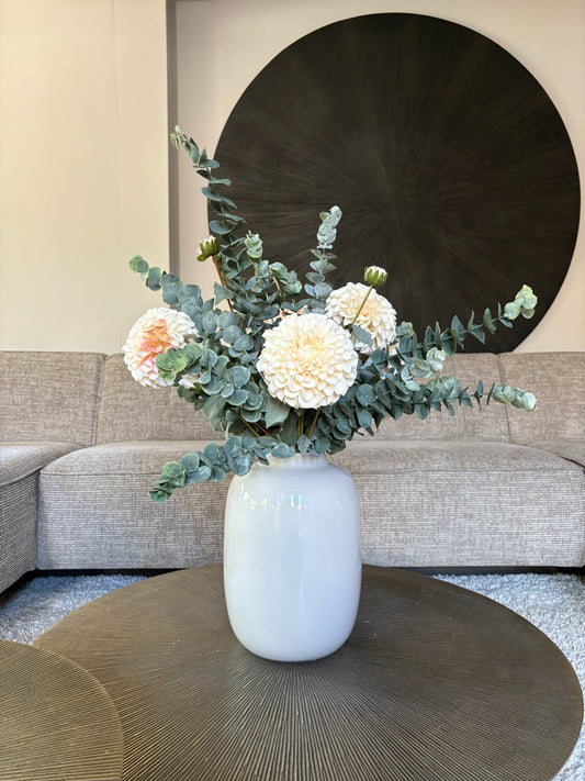 Zijden boeket Pure Dahlia met witte dahlia's en eucalyptus